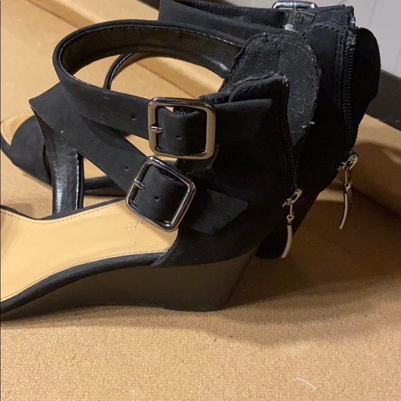 Sandals - Picture 4 of 6